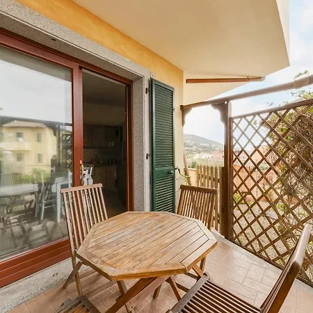 With Private Garden And Air Conditioning Apartament