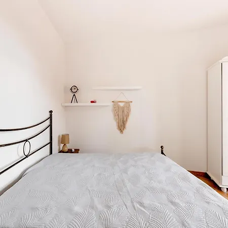 With Private Garden And Air Conditioning *