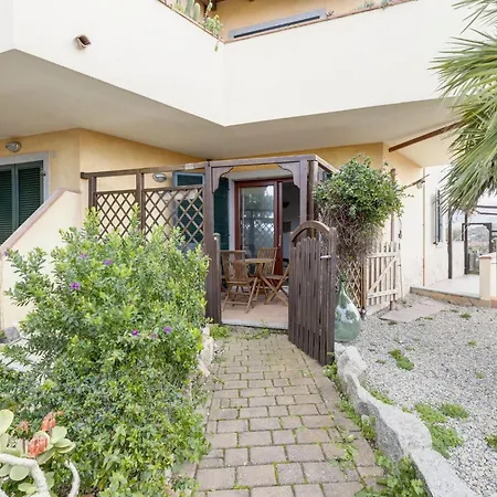 With Private Garden And Air Conditioning Apartamento Castelsardo
