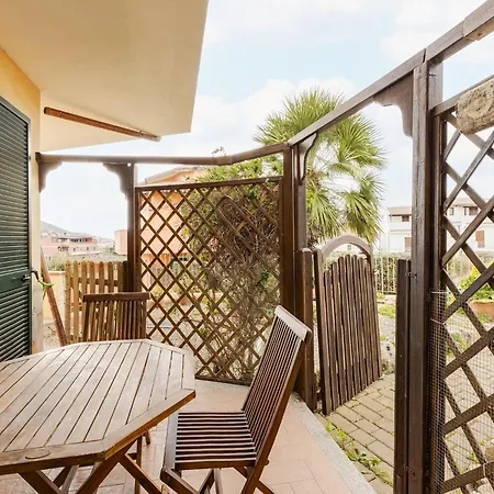 Apartment With Private Garden And Air Conditioning